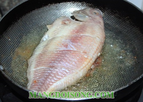 Cách nấu lẩu cá diêu hồng nấu riêu ngon thơm nồng đậm đà cho bữa tiệc cuối tuần 4