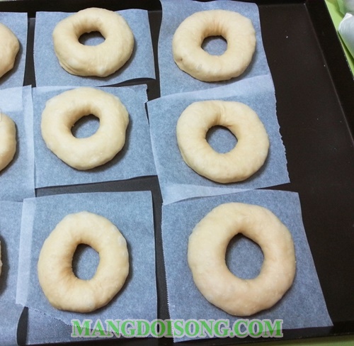 Cách làm bánh donut đơn giản nhất phủ đường ngon hấp dẫn ăn vào là thích 6
