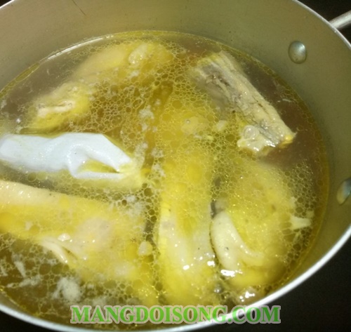 Cách làm canh gà nấu nấm ngon thơm bổ dưỡng bồi bổ sức khỏe gia đình ngày trở trời 5