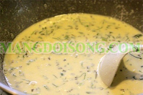 CÁCH LÀM BÁNH XÈO MIỀN TRUNG THƠM NGON GIÒN RỤM VÀNG ƯƠM 3