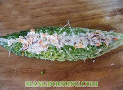 CÁCH LÀM CANH KHỔ QUA CHAY CHO NGÀY ĐẦU NĂM MỚI THÊM THANH TỊNH 3