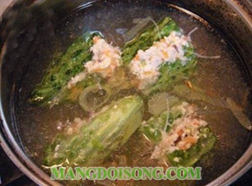 CÁCH LÀM CANH KHỔ QUA CHAY CHO NGÀY ĐẦU NĂM MỚI THÊM THANH TỊNH 4