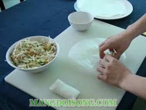 Cách làm chả giò chay khoai môn ngon bổ rẻ 3