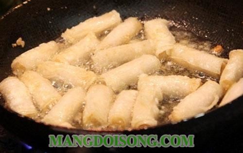 Cách làm chả giò chay khoai môn ngon bổ rẻ 4