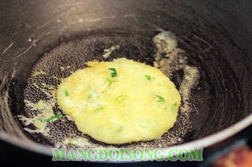 Cách làm chả khoai chiên thơm ngon giòn tan rôm rã cùng bạn bè 3