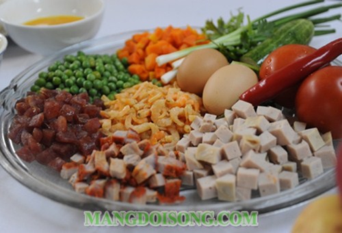 CÁCH LÀM CƠM CHIÊN DƯƠNG CHÂU NGON THEO PHONG CÁCH SÀI GÒN 2