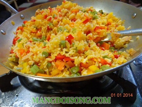 CÁCH LÀM CƠM CHIÊN DƯƠNG CHÂU NGON THEO PHONG CÁCH SÀI GÒN 3