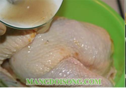 Cách làm gà hấp muối đơn giản mà ngon đẹp mắt 2