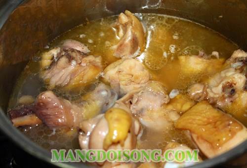 Cách làm gà nấu bia ngon tuyệt cho mọi người 3