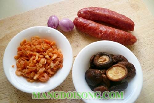 Cách làm gà nhồi xôi ngon đẹp mắt để thắp hương 1