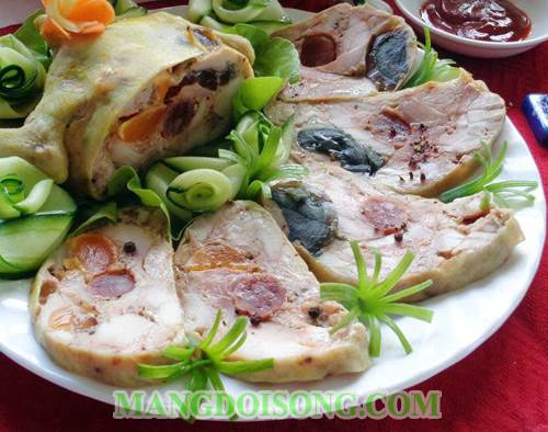 Cách làm gà rút xương nhồi thập cẩm đút lò ngon độc đáo lạ mắt 4