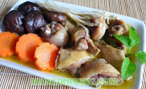Cách làm gà xào nấm rơm ngon miệng thơm phức đẹp mắt 4