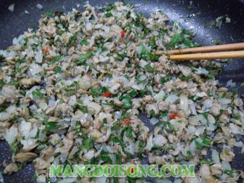 CÁCH LÀM HẾN XÀO SA TẾ CAY NGON CHO TIỆC NHẬU 5