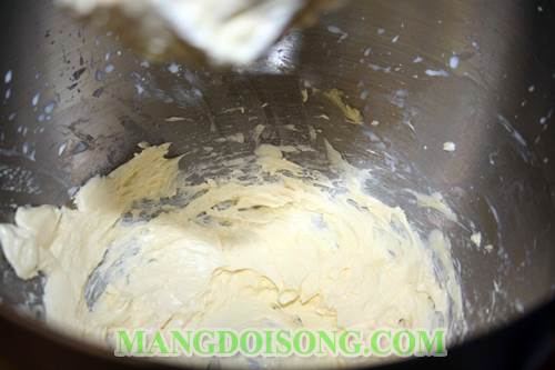 Cách làm kem bơ dùng để trang hoàng trên bánh sinh nhật 2