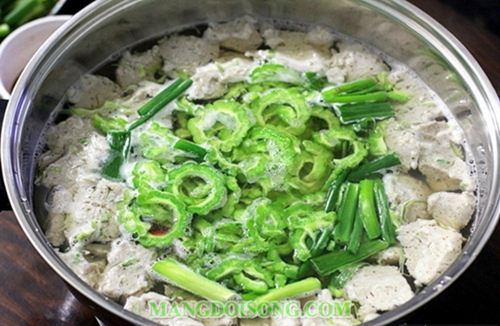 CÁCH LÀM LẨU CÁ THÁC LÁC KHỔ QUA NGON TUYỆT LẠI CỰC KỲ ĐƠN GIẢN 3