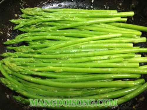 CÁCH LÀM MĂNG TÂY XÀO NẤM ĐÙI GÀ NGON CHO NHỮNG NGƯỜI ĂN CHAY 3