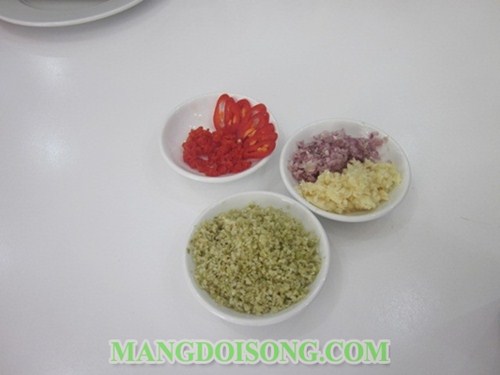 CÁCH LÀM MÓN DÔNG XÀO XẢ ỚT NGON TUYỆT CÚ MÈO 2