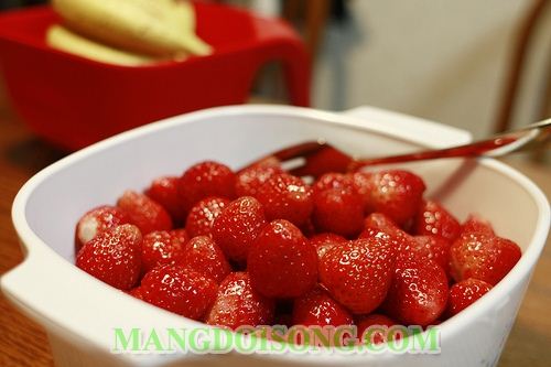CÁCH LÀM MỨT DÂU TÂY NGỌT NGÀO CHO MÙA ĐÔNG LÃNG MẠN 2