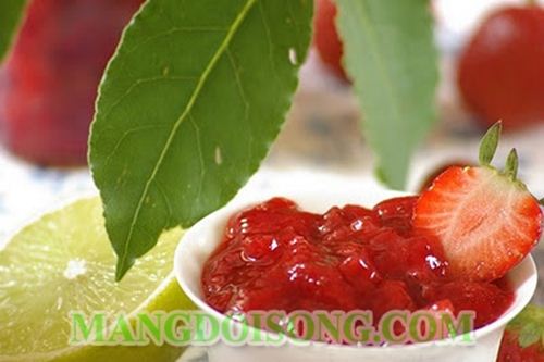 CÁCH LÀM MỨT DÂU TÂY NGỌT NGÀO CHO MÙA ĐÔNG LÃNG MẠN 4