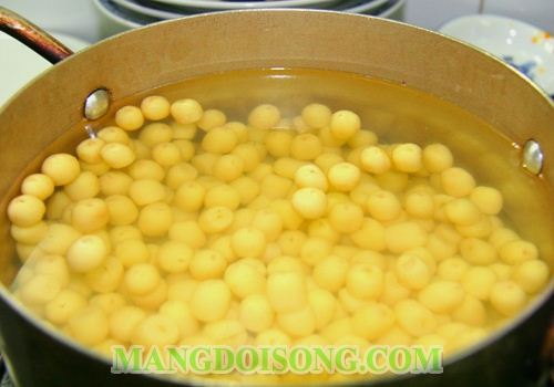 CÁCH LÀM MỨT HẠT SEN TRẮNG TINH KHÔI CHO NGÀY TẾT THÊM Ý NGHĨA 2