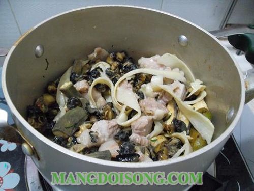 CÁCH LÀM ỐC XÀO CHUỐI ĐẬU THƠM NGON DỄ CHẾ BIẾN 4