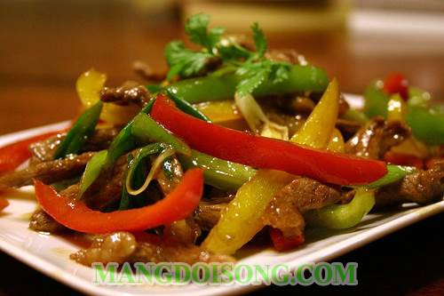 Cách làm thịt bò xào ớt đà lạt ngon cho bữa tiệc xuân 4