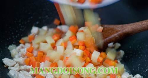 Cách làm trứng chiên cuộn cơm hàn quốc đẹp mắt ngon miệng 4