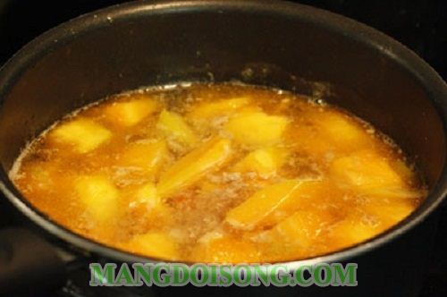 CÁCH NẤU CANH BÍ ĐỎ ĐẬU PHỘNG NGON THẬT LÀ NGON 3