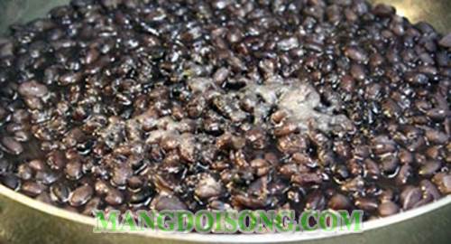 Cách nấu chè đậu đen nước dừa ngon mát cho ngày hè 3