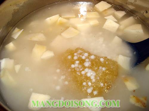 Cách nấu chè khoai môn lá dứa cho ngày xuân thêm hạnh phúc 3