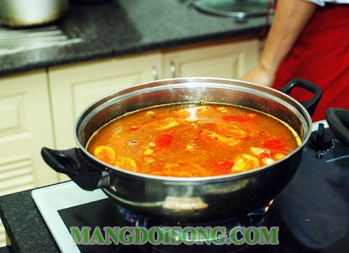 CÁCH NẤU LẨU CUA LÁ ME NGON CHUA NGỌT HẤP DẪN CHO TẾT DƯƠNG LỊCH 4