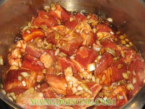 CÁCH NẤU THỊT KHO TRỨNG MỀM NGON ĂN KHÔNG BỊ NGÁN 2
