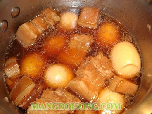 CÁCH NẤU THỊT KHO TRỨNG MỀM NGON ĂN KHÔNG BỊ NGÁN 3