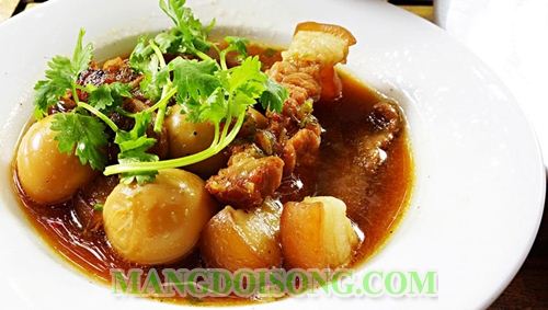 CÁCH NẤU THỊT KHO TRỨNG MỀM NGON ĂN KHÔNG BỊ NGÁN 4