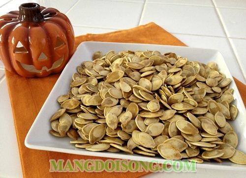 CÁCH RANG HẠT BÍ THƠM NGON CHO NGÀY TẾT NGUYÊN ĐÁN 3