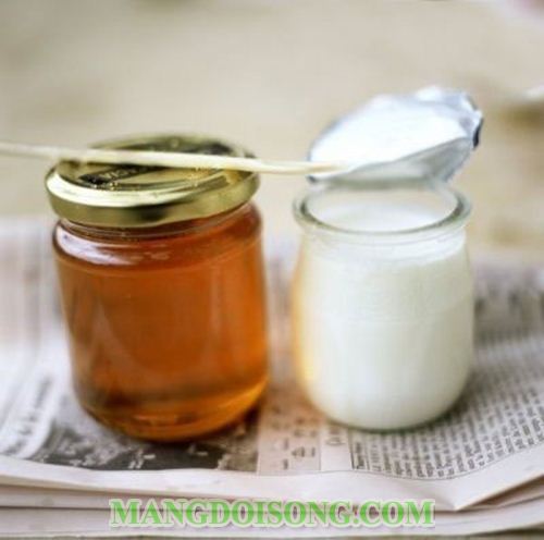 Cách trị tàn nhang nám da bằng sữa chua và mật ong 1