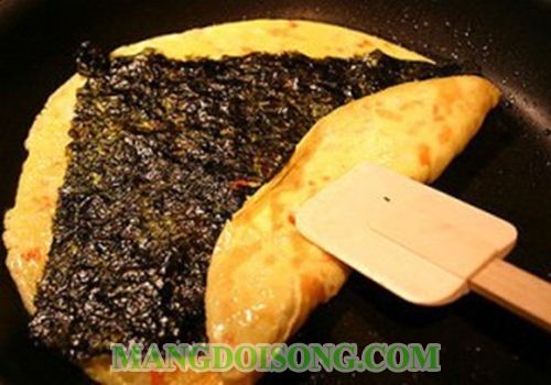 HƯỚNG DẪN CÁCH LÀM TRỨNG CHIÊN RONG BIỂN HÀN QUỐC LẠ MÀ NGON 4