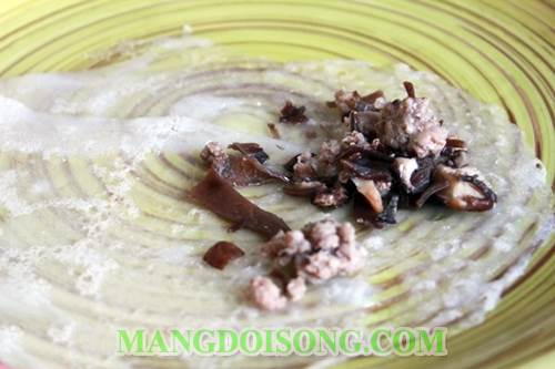 Cách làm bánh cuốn nhân nấm thịt thơm ngon nhanh chóng đơn giản cho bữa sáng thêm thú vị 8