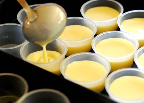 Cách làm bánh flan ngon dễ làm dùng để tráng tráng miệng cho bữa cơm thêm thú vị 4
