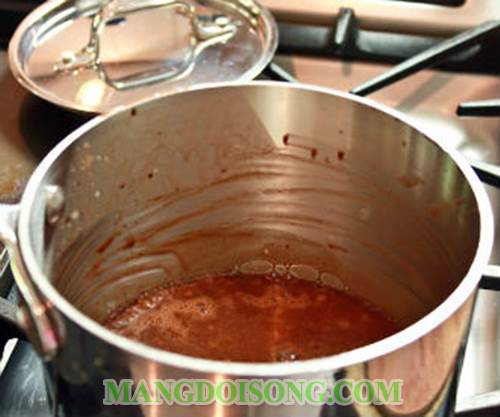 Cách làm bánh flan socola ngon trang trí bằng quả mâm xôi đẹp ngất ngây ai thấy cũng mê 2