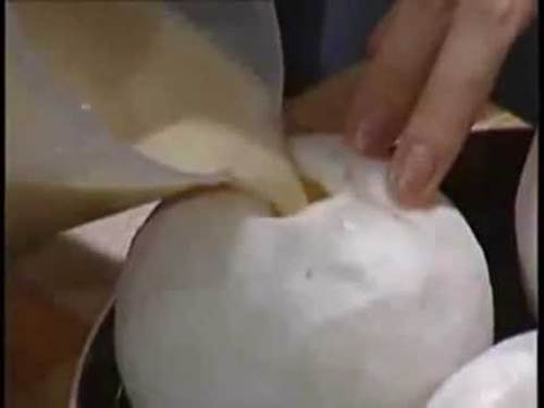 Cách làm bánh flan trái dừa ngon hương socola đơn giản nhất mà giới trẻ đang ưa chuộng 4