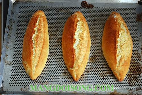 Cách làm bánh mì mỏng vỏ ruột dai giòn thơm đơn giản ngay tại bếp gia đình 7