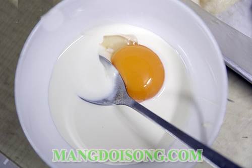 Cách làm bánh mì ngọt nướng kem trứng vàng óng đẹp mắt dùng làm món ăn vặt hàng ngày 8