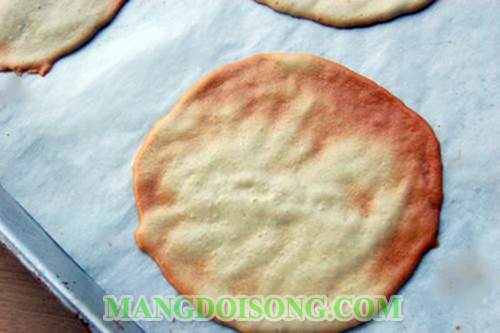 Cách làm bánh ốc quế đơn giản cho món kem thêm ngon 6
