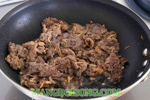 Cách làm bánh phở cuốn nhân thịt cho bữa sáng tràn đầy năng lượng 2