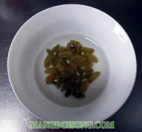 Cách làm bánh trứng nhân nho khô ngon miệng độc đáo đơn giản dùng làm món ăn vặt ngon 2