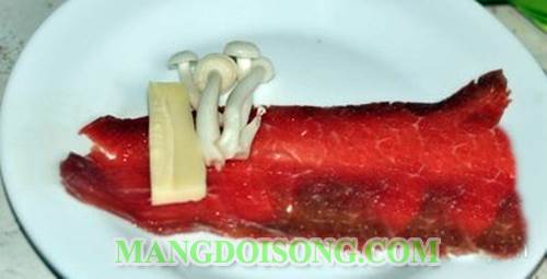 Cách làm bò cuộn nấm kim châm sốt phô mai thơm ngon bổ dưỡng dễ làm cho ngày nghĩ cuối tuần 4