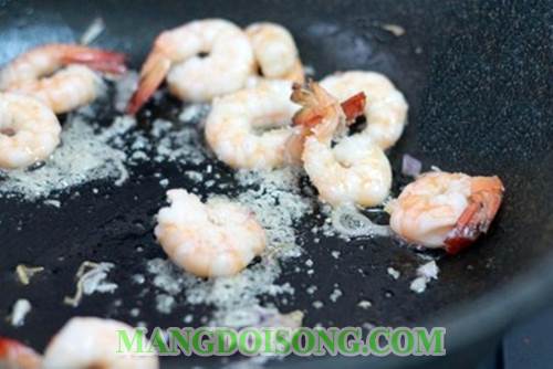 Cách làm bún gạo xào tôm thơm ngon nạp nhanh năng lượng cho bữa sáng gia đình thêm hưng phấn 5