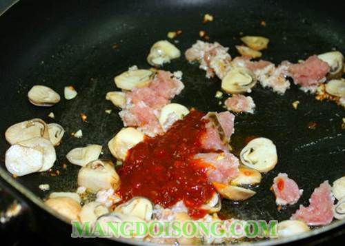 Cách làm canh đậu hủ nấu nấm đơn giản mà ngon 3