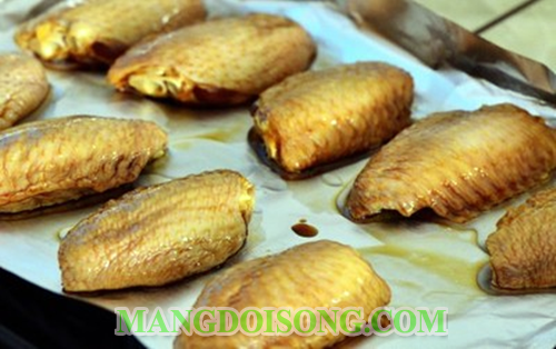 Cách làm cánh gà nướng tỏi thơm ngon giòn rụm chế biến đơn giản cho bữa cơm thanh đạm 2